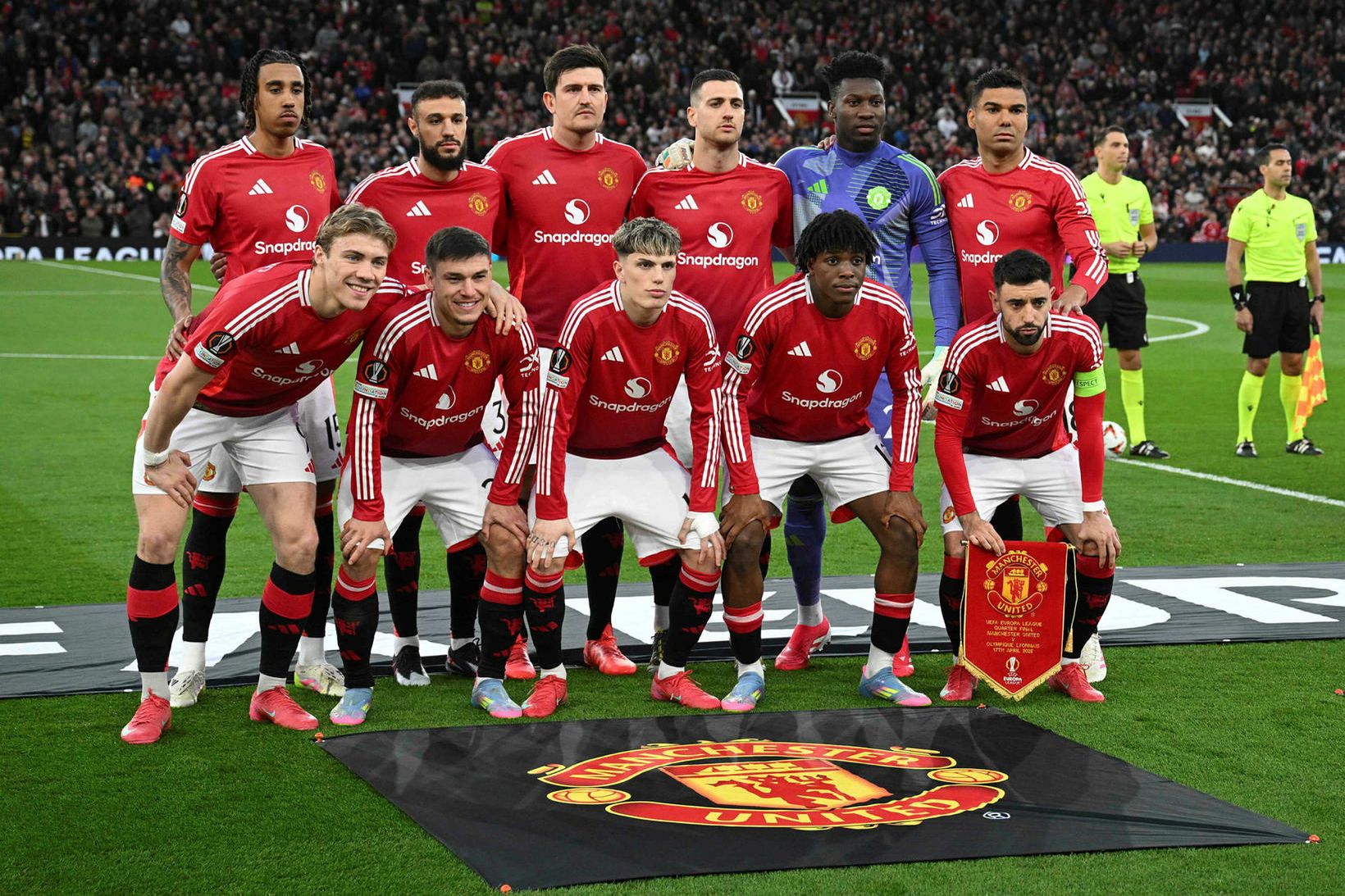 Lindelöf byrjaði á bekknum en Mazraoui var skipt út af …