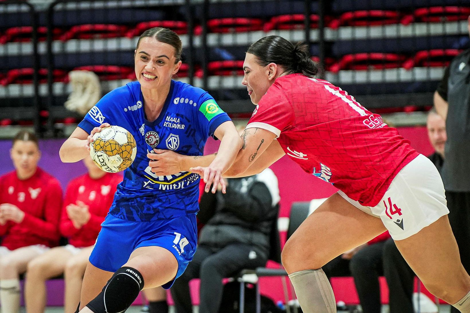 ÍR vann toppslaginn á Hlíðarenda