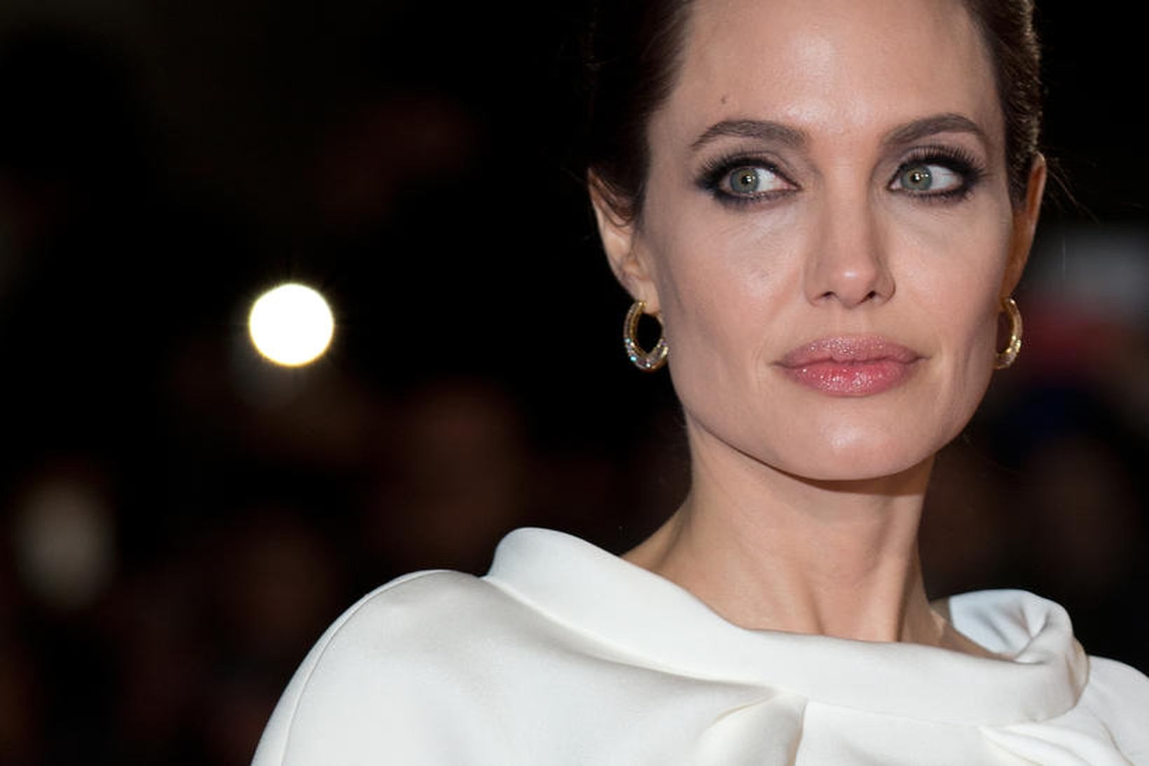 Angelina Jolie á stórt og mikið safn skartgripa.