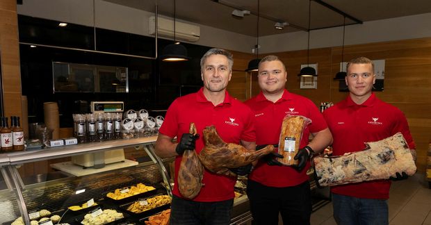 Geir Rúnar ásamt sonum sínum, Björgvini og Ásbirni en saman starfa þeir í Kjötbúðinni.