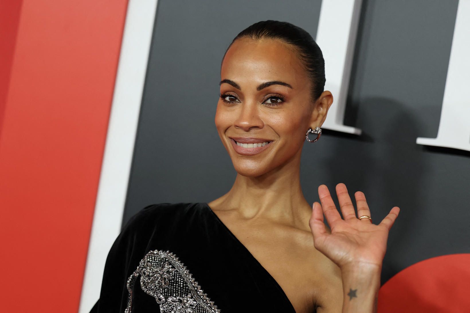 Segir krefjandi að ala upp syni