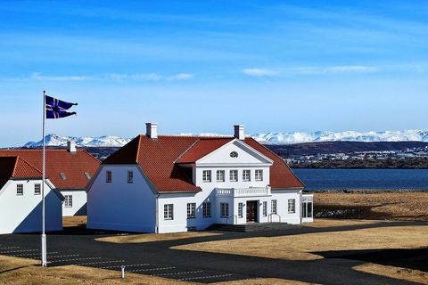 Ríkisstjórnin kemur saman til fundar við forseta á Bessastöðum á morgun.