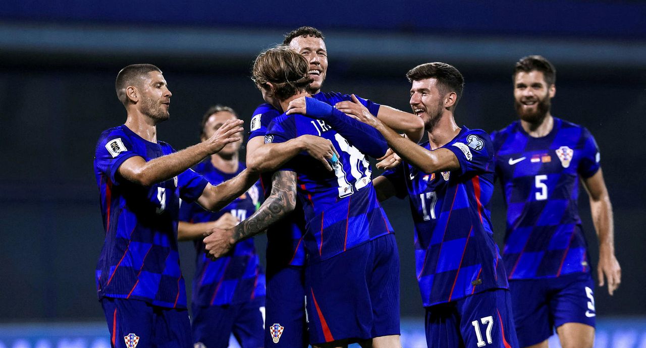 Andrej Kramaric fagnar marki sínu í kvöld.
