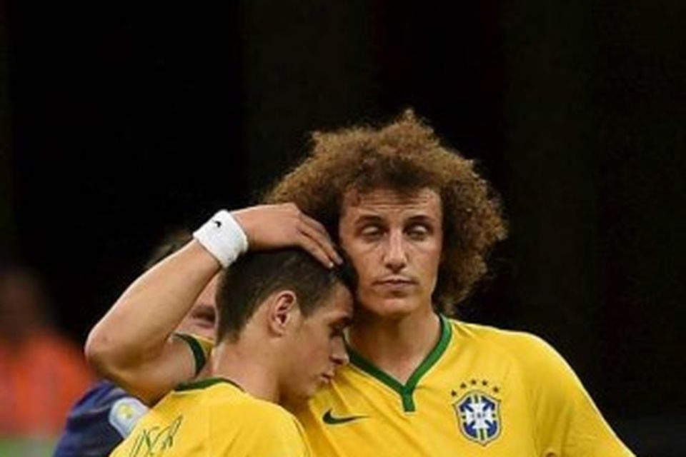 David Luiz og Oscar í lok leiks
