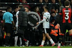 Trent Alexander-Arnold fór meiddur af velli á laugardag.