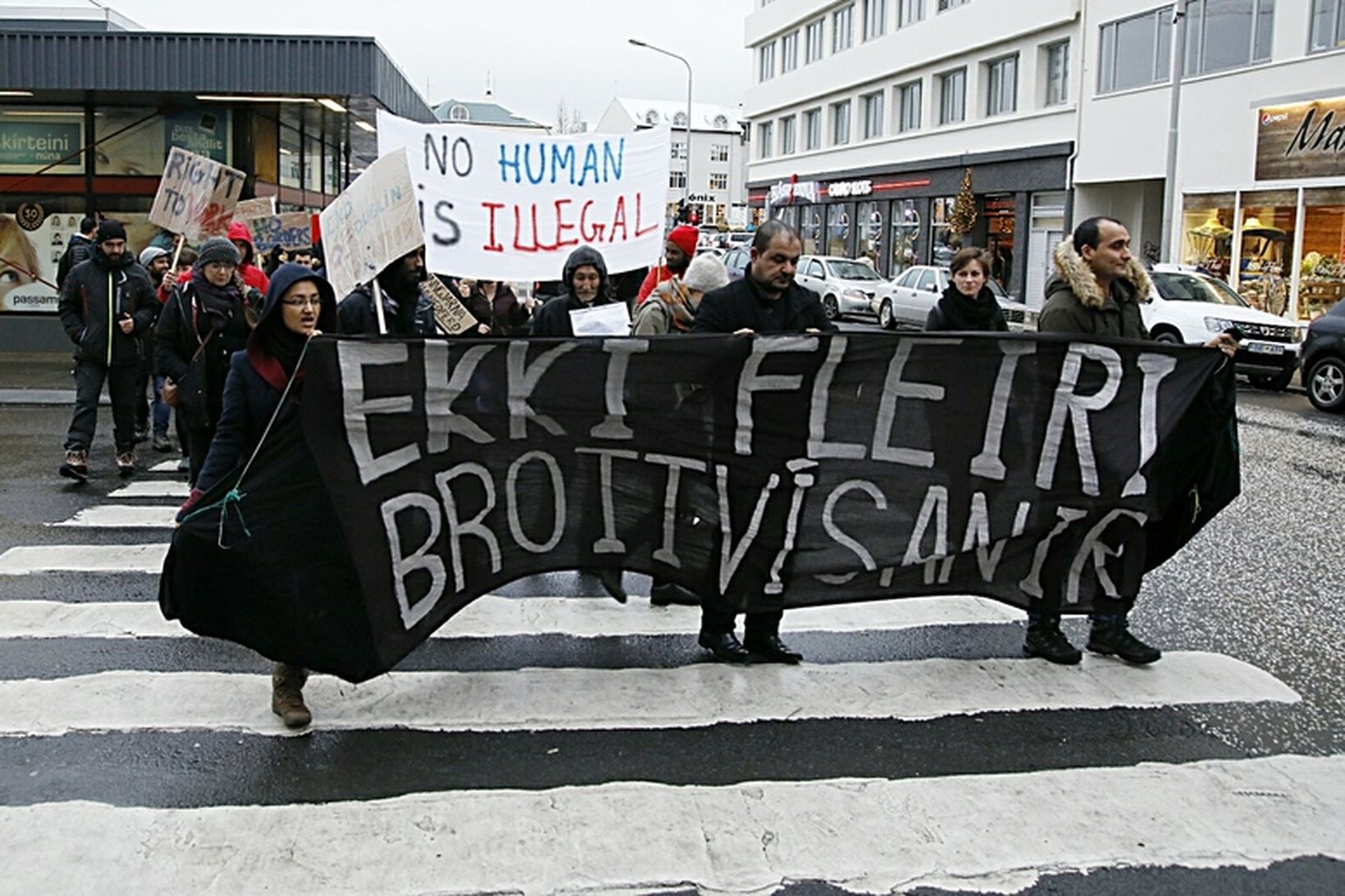 Ekki fleiri brottvísanir.