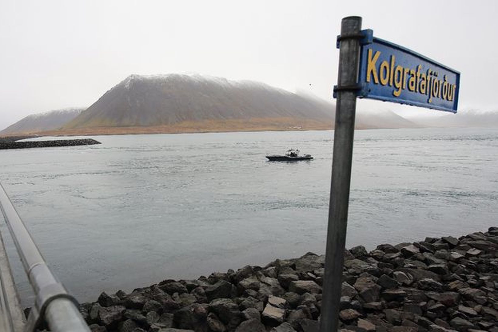Kolgrafarfjörður, síldarsmölun á bátum og sprengjum.