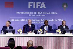 Fouzi Lekjaa forseti Knattspyrnusambands Morokkó, Gianni Infantino forseti FIFA, forseti Knattspyrnusambands Afríku Patrice Motsepe og …