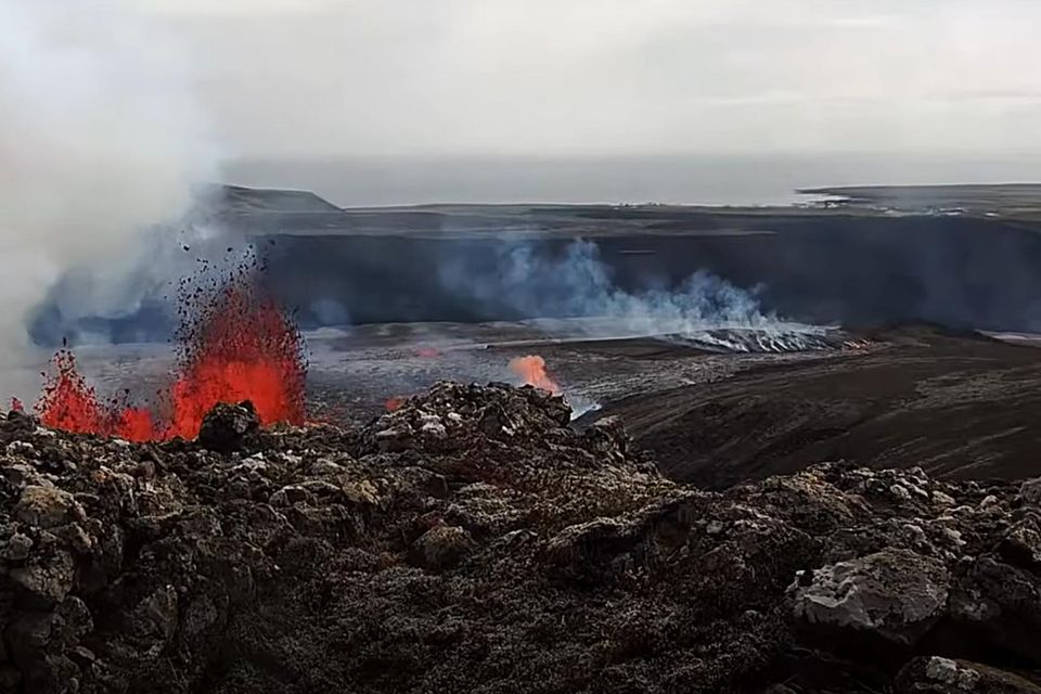 Sprungan séð frá Hagafelli með vefmyndavél mbl.is.