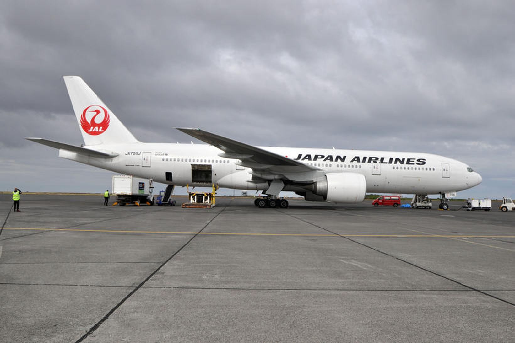 Flugvél Japan Airlines á Keflavíkurflugvelli í dag.