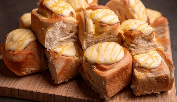 Lemon-curd snúðar með sítrónu-ostakremi sem eru hættulega góðir