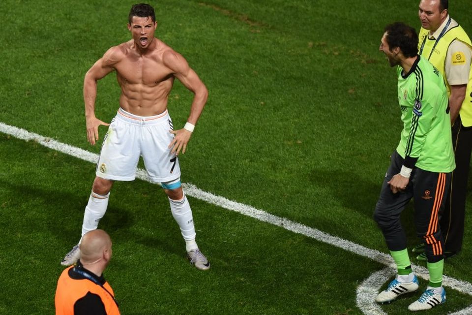 Christiano Ronaldo fagnar marki eins og honum einum er lagið.