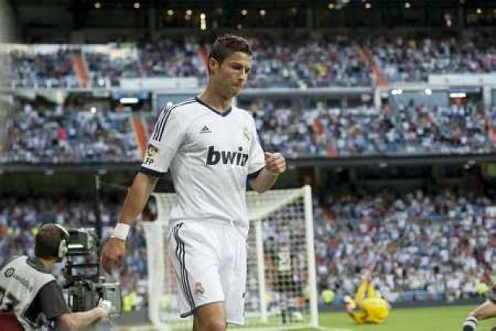 Ronaldo skoraði tvö gegn Granada en fagnaði ekki.