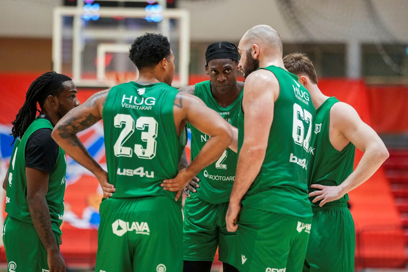 Lögreglan skarst í leikinn í Grindavík