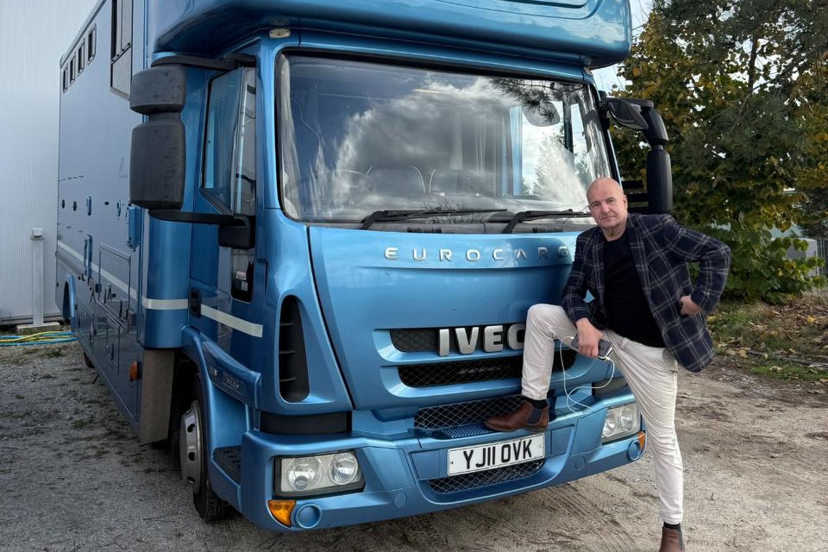 Snorri flytur 13 ketti í húsbíl fyrir auðkýfing