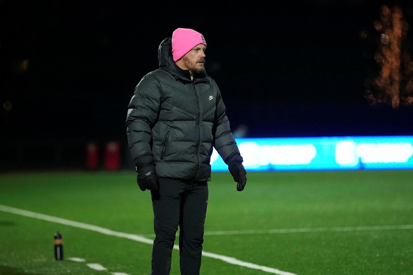 Vonandi er völlurinn ekki jafn lélegur og hér