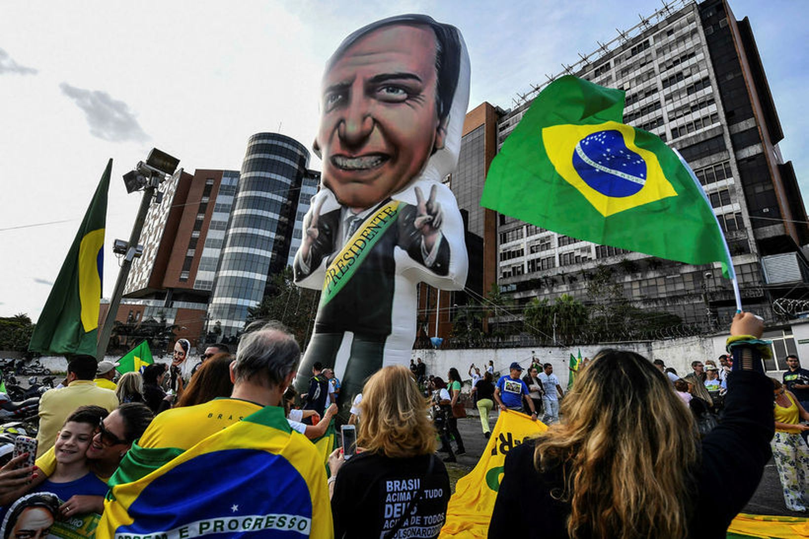 Bolsonaro er vægast sagt umdeildur og hafa um 2,5 milljónir …