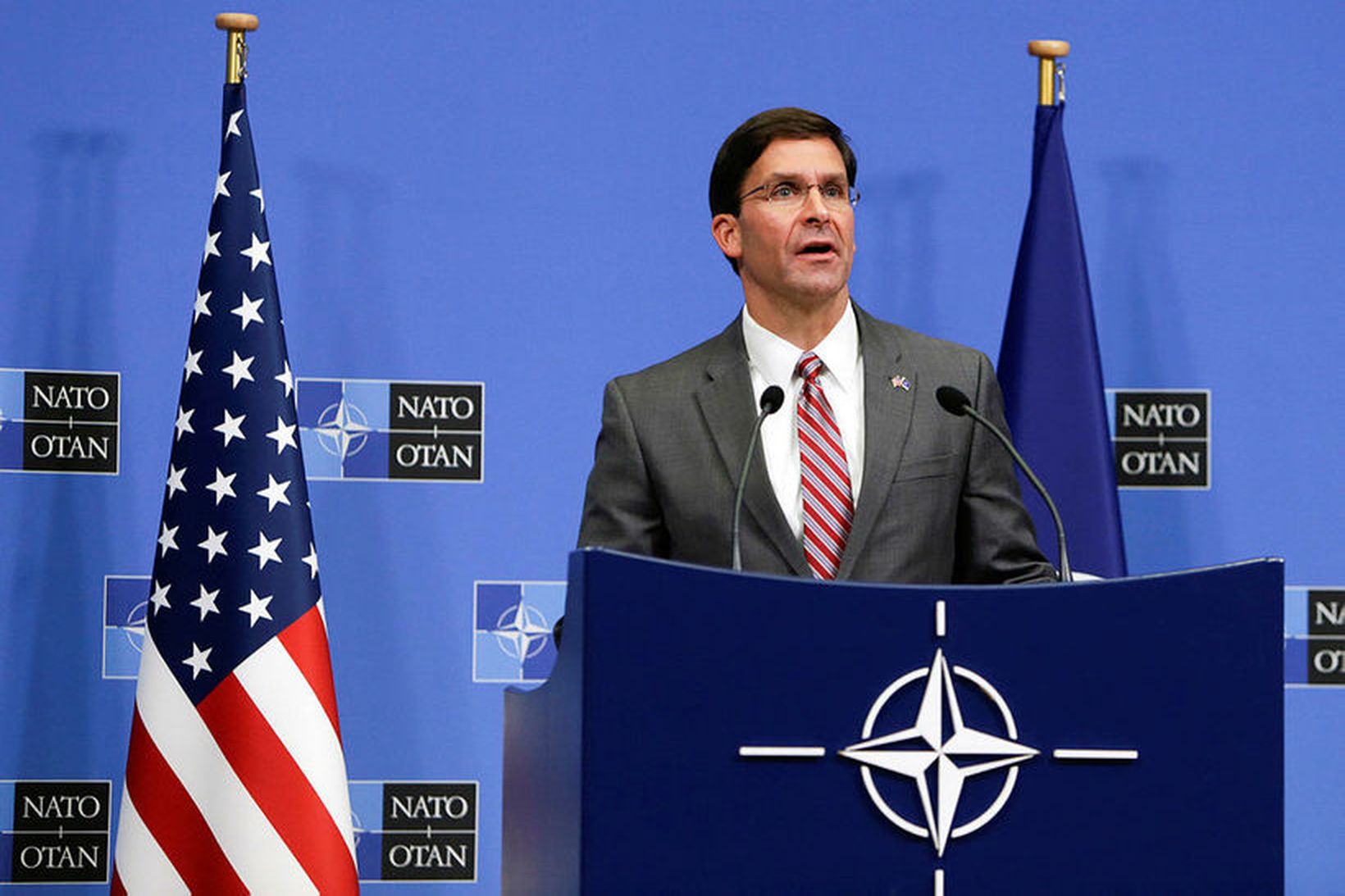 Mark Esper, varnarmálaráðherra Bandaríkjanna, biður NATO-ríkin um stuðning vegna stöðunnar …