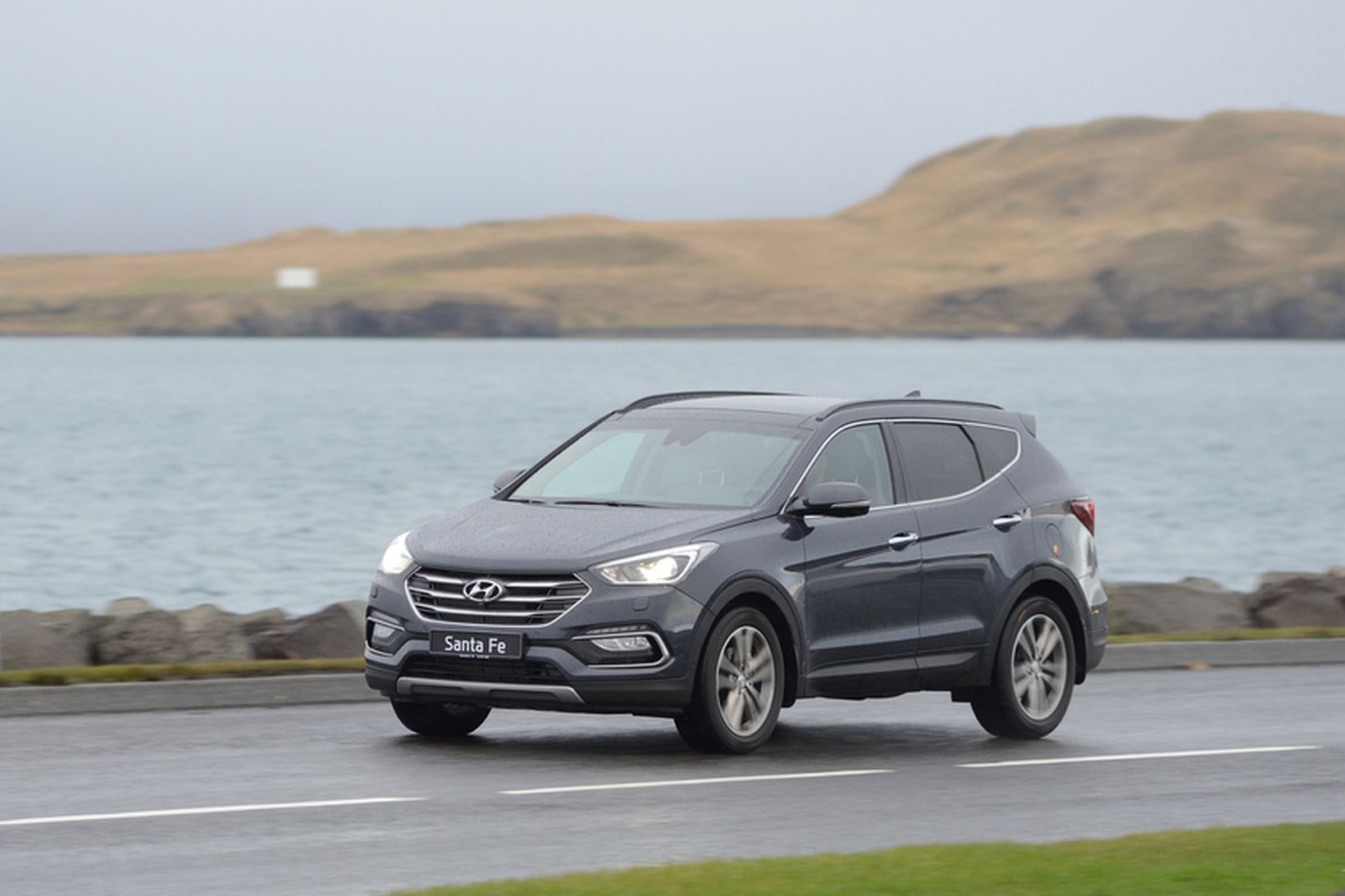 Ný útfærsla Hyundai Santa Fe er nánast óbreytt að utan …