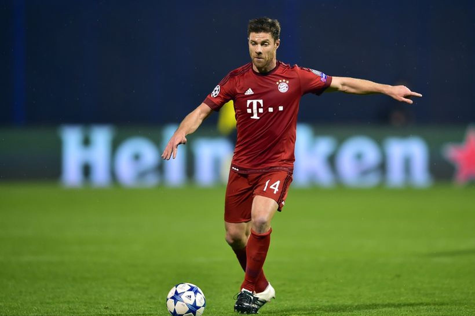 Xabi Alonso í leik með Bayern München.