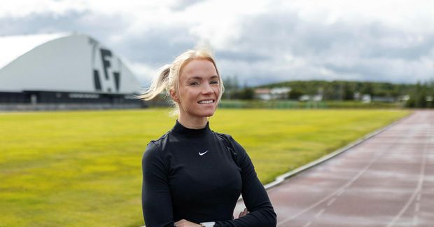 Einkaþjálfarinn Íris Dóra Snorradóttir æfir hlaup með FH í Hafnarfirði.