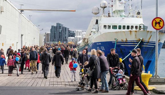 Brim herðir tökin innan HB Granda