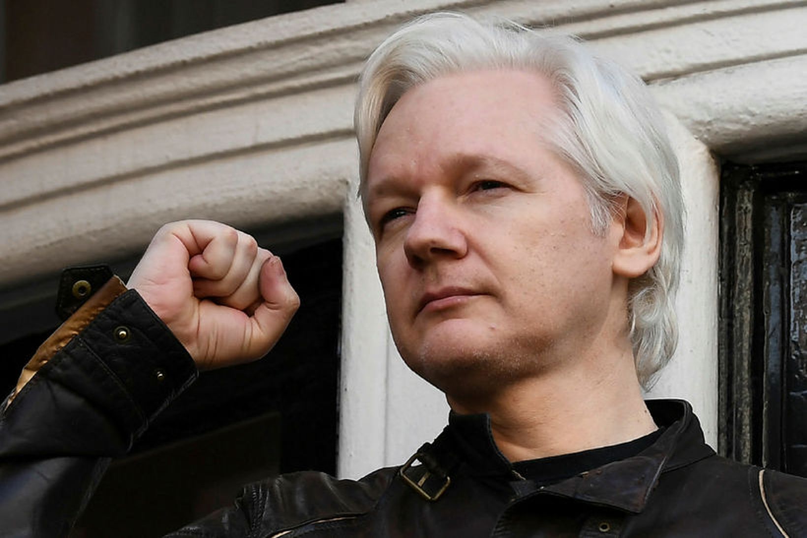 Assange hefur dvalið í sendiráði Ekvador í London í sex …