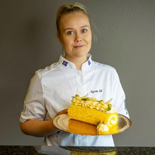 Sigrún Sól töfraði fram gullfallega páskarúllutertu 
