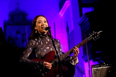 Laufey Lín Jónsdóttir á tónleikum í Fríkirkjunni árið 2023.