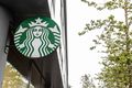 Bið Kaffihús Starbucks við Laugaveg verður vonandi opnað í ágúst.