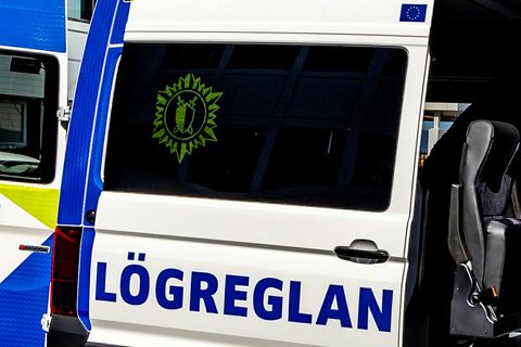 Vinnuveitandinn segir eftirlýsingu lögreglu litast af útlendingahatri og hroka.