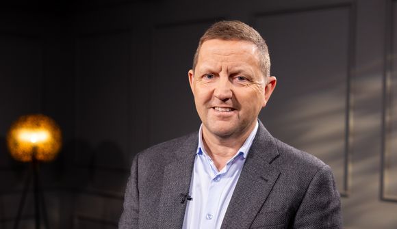 Fái að landa síld erlendis