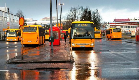 Færri taka strætó en spáð var