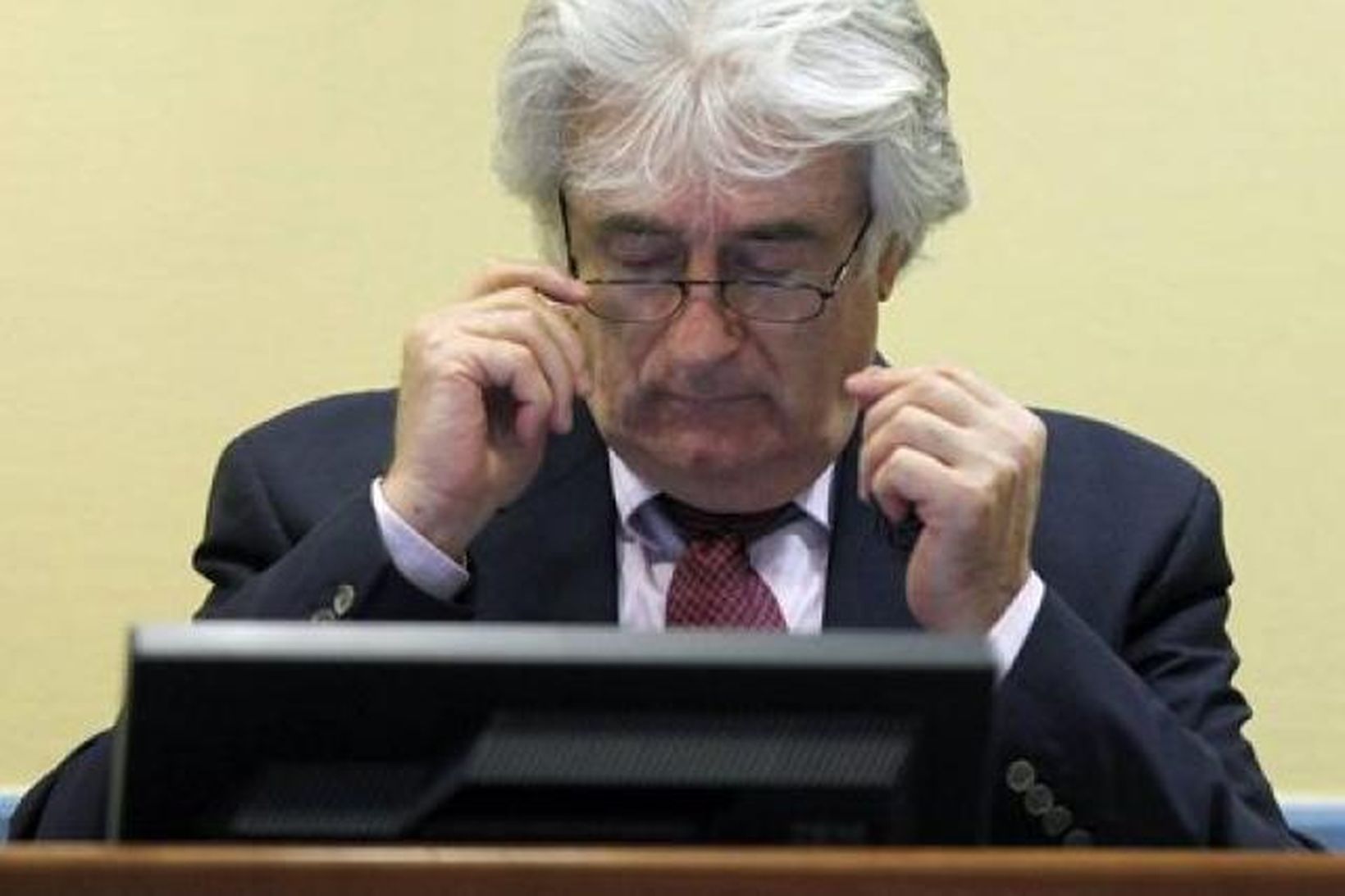 Radovan Karadzic í réttarsalnum.