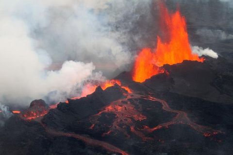 Bárðarbunga erupting last year.