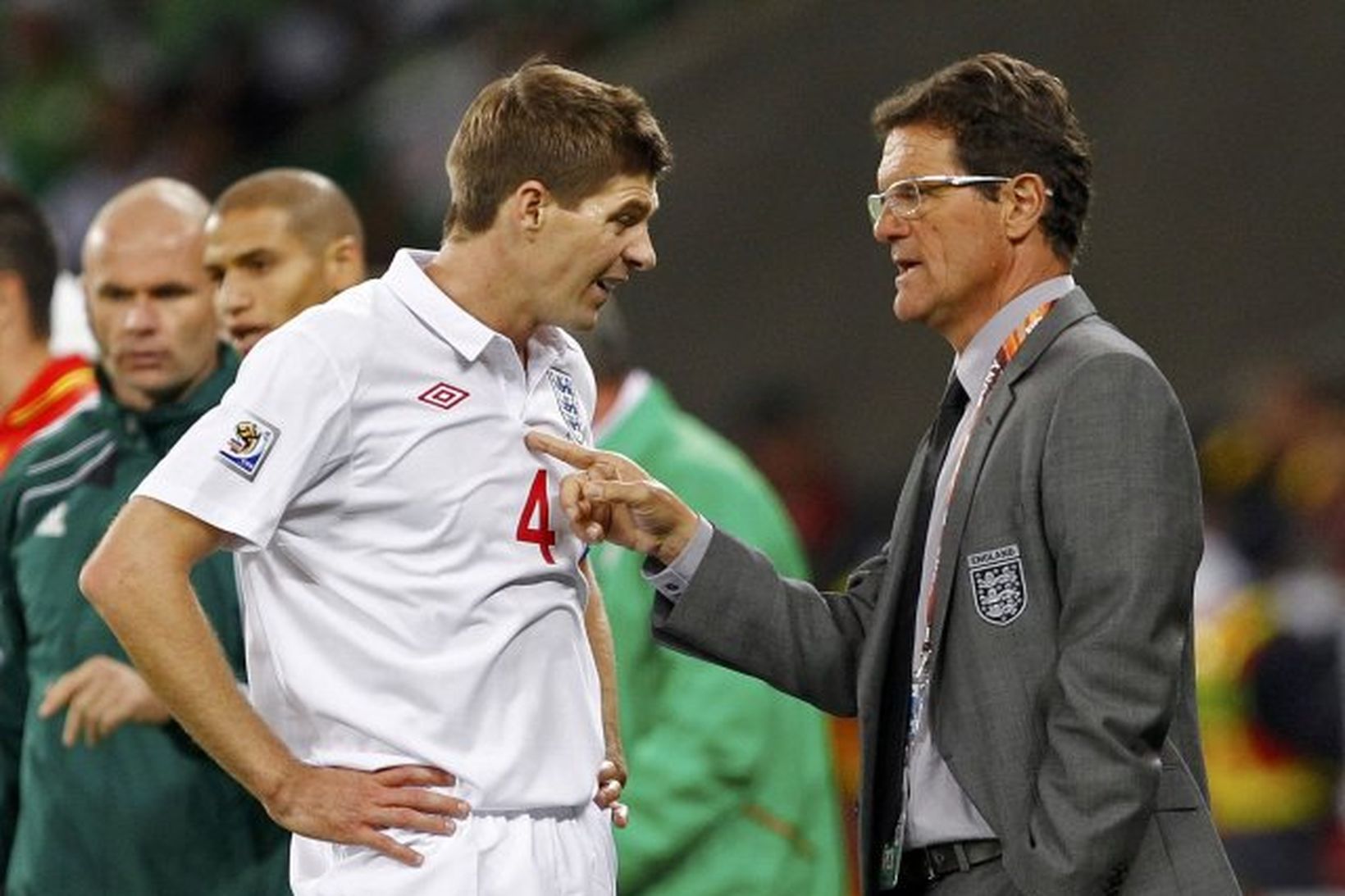 Fabio Capello ætlar að sjálfsögðu fyrirliðanum Steven Gerrard að taka …