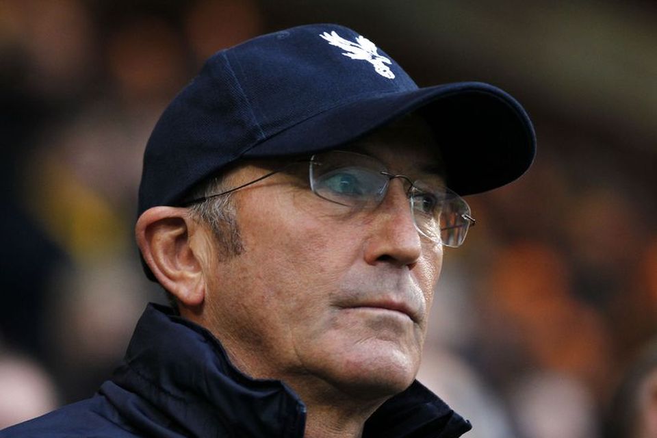 Tony Pulis stýrir Crystal Palace í fyrsta sinn í dag.