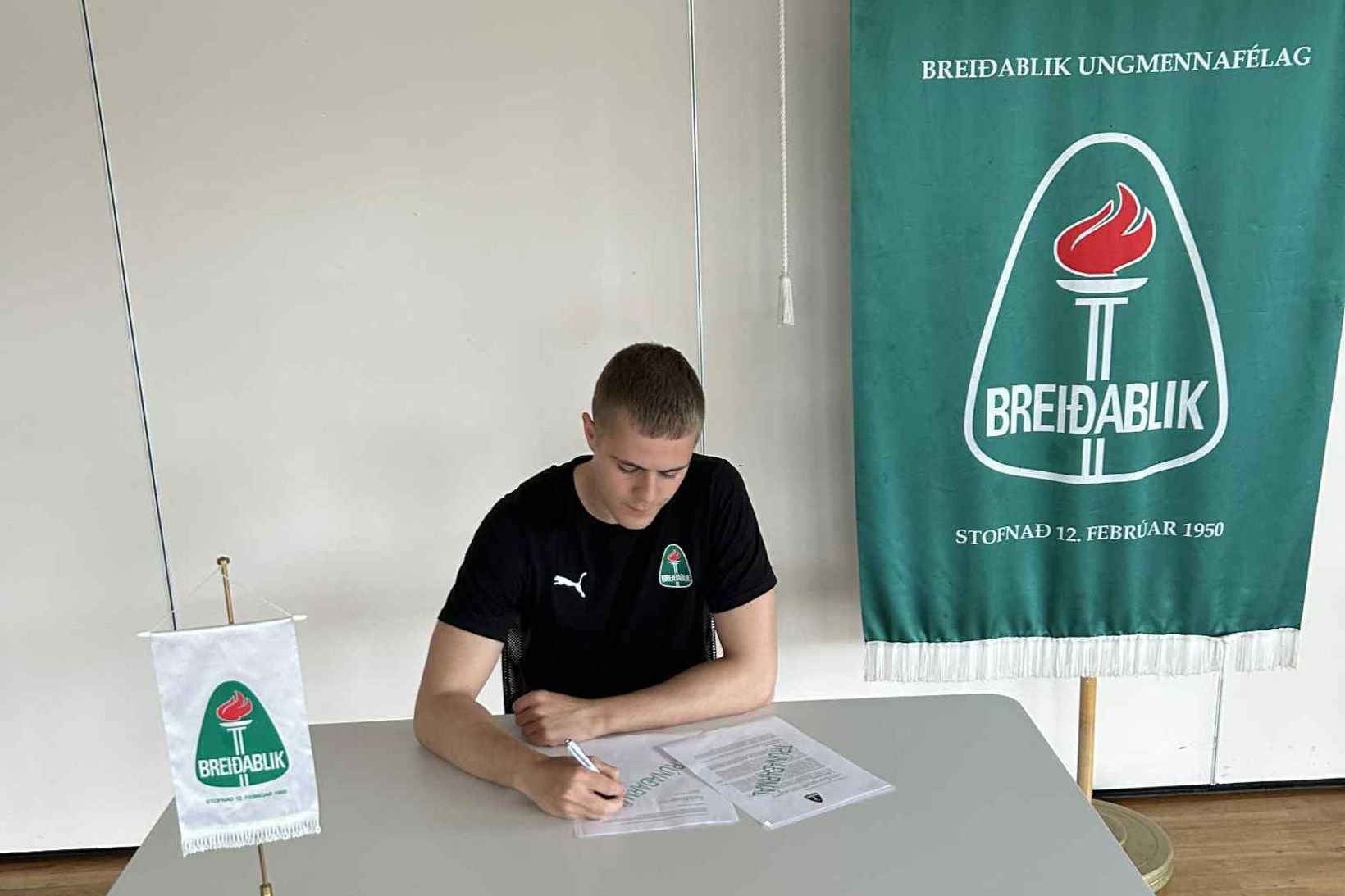 Veigar Elí Grétarsson framlengdi samning sinn við Breiðablik.