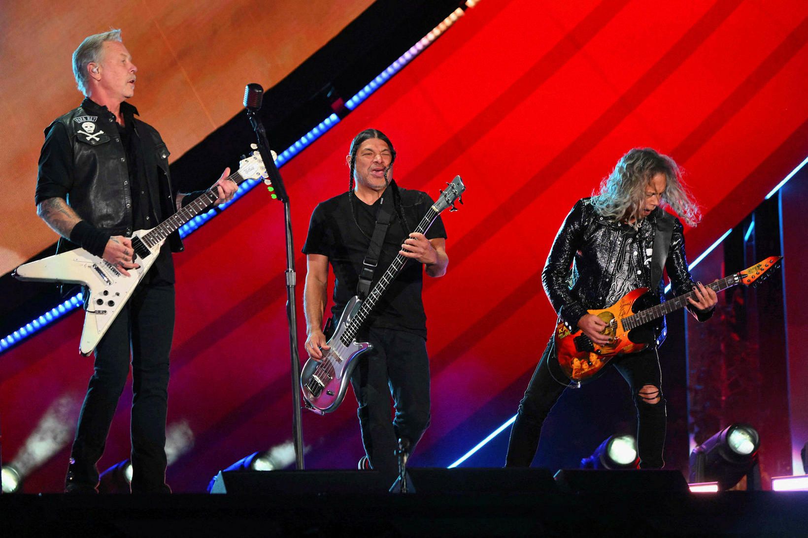 Metallicaliðarnir James Hetfield, Robert Trujillo og Kirk Hammett á tónleikum …