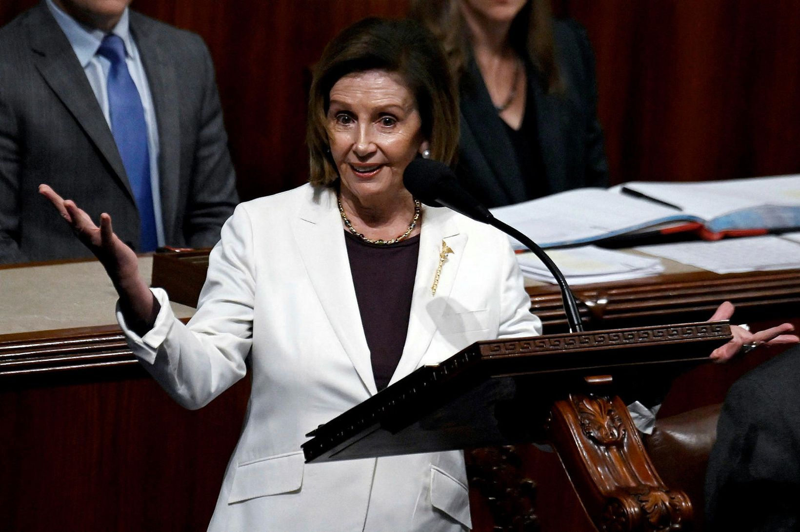 Pelosi lætur af embætti forseta fulltrúadeildarinnar