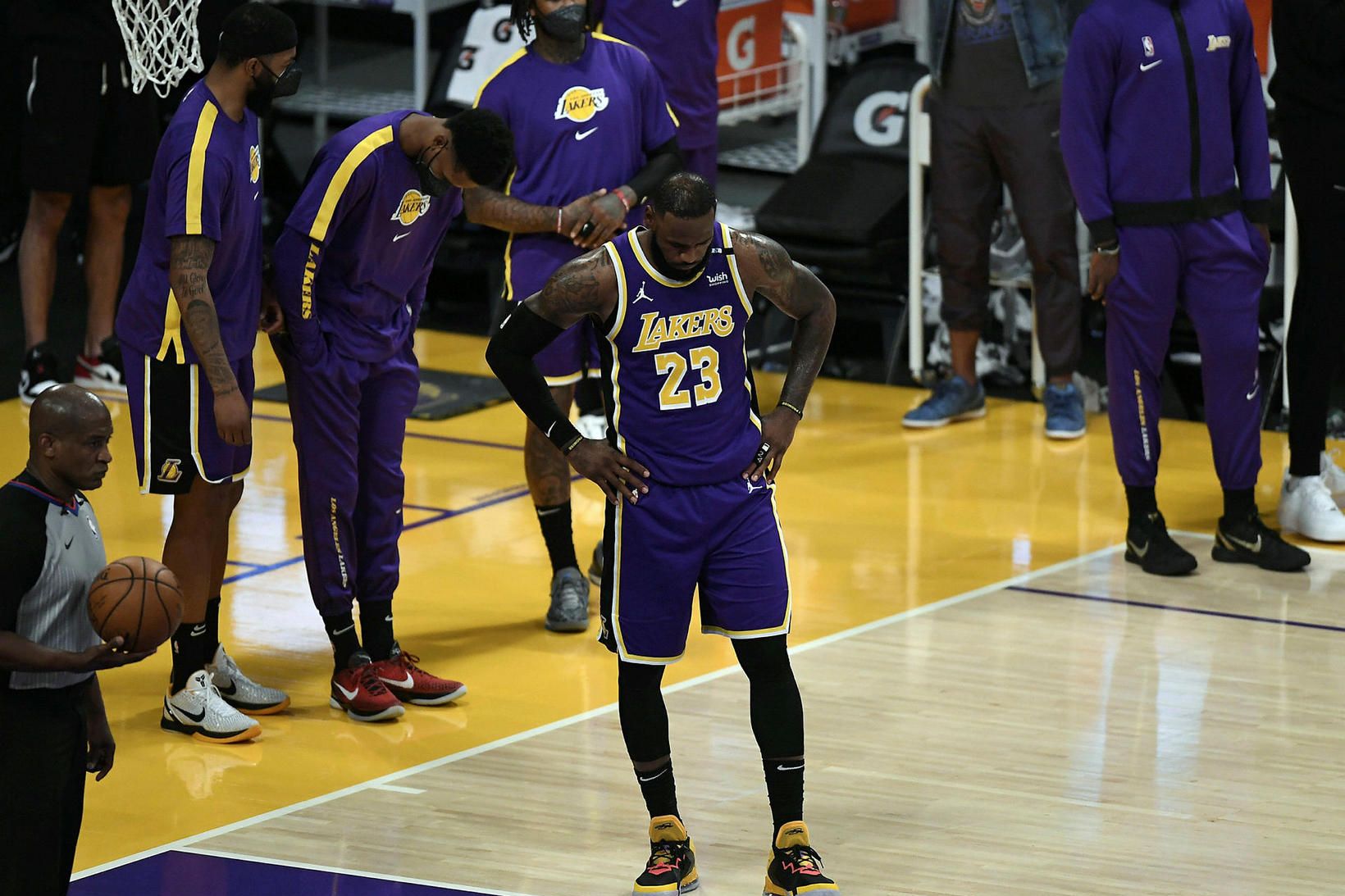 LeBron James sneri aftur í lið Los Angeles Lakers í …