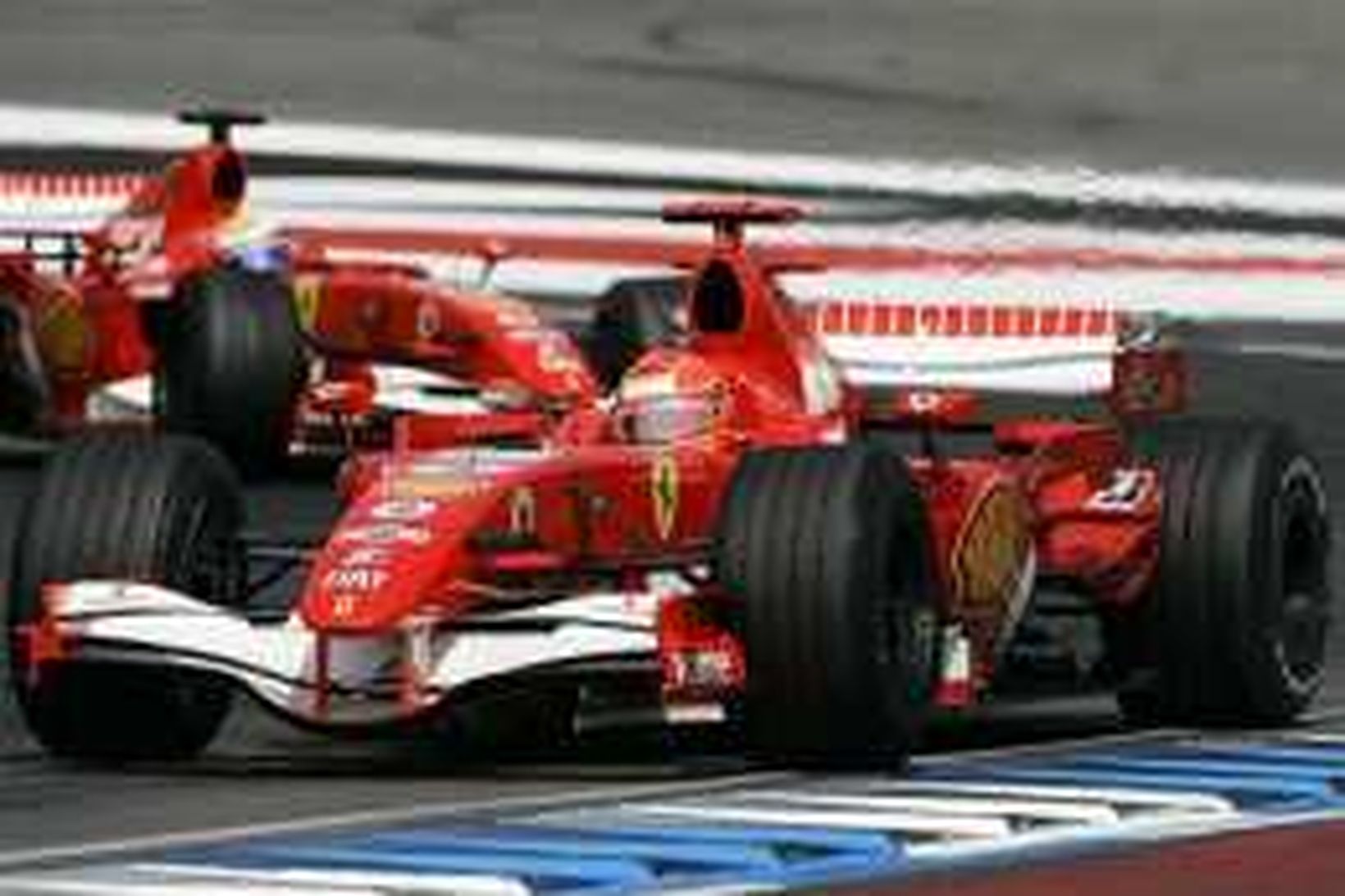 Michael Schumacher og Felipe Massa fremstir í flokki í Hockenheim.