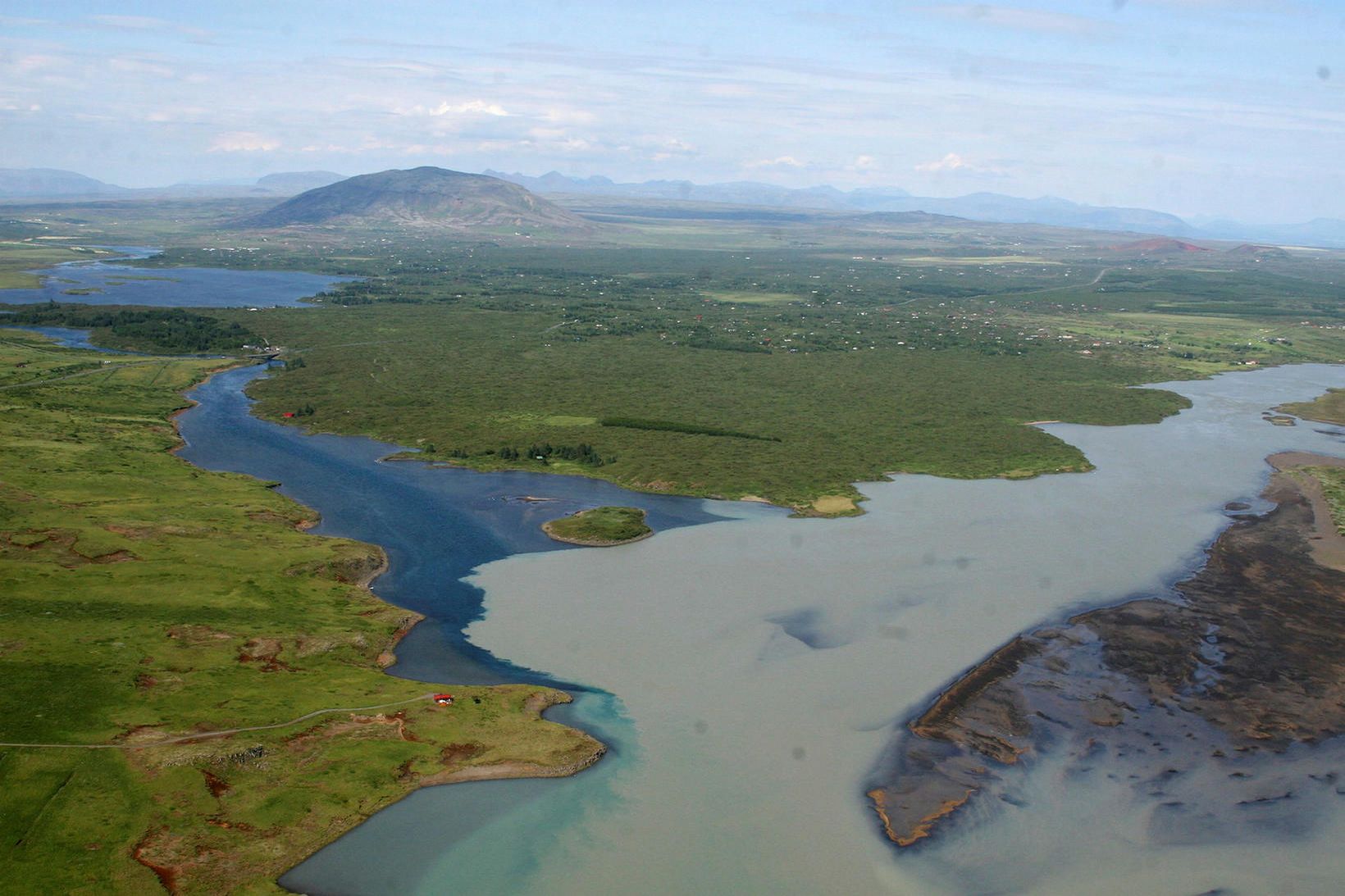 Vatnaskilin voru greinileg eftir jökulbráð í Hvítá í fyrra.