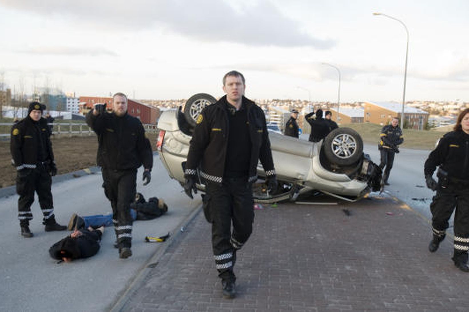 Lögreglu tókst að stöðva för mannsins með því að aka …