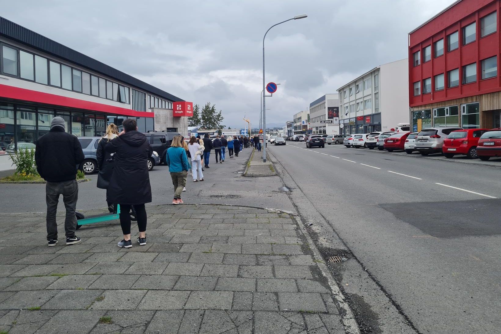 Veruleg röð hefur verið í sýnatöku á Suðurlandsbraut í dag. …