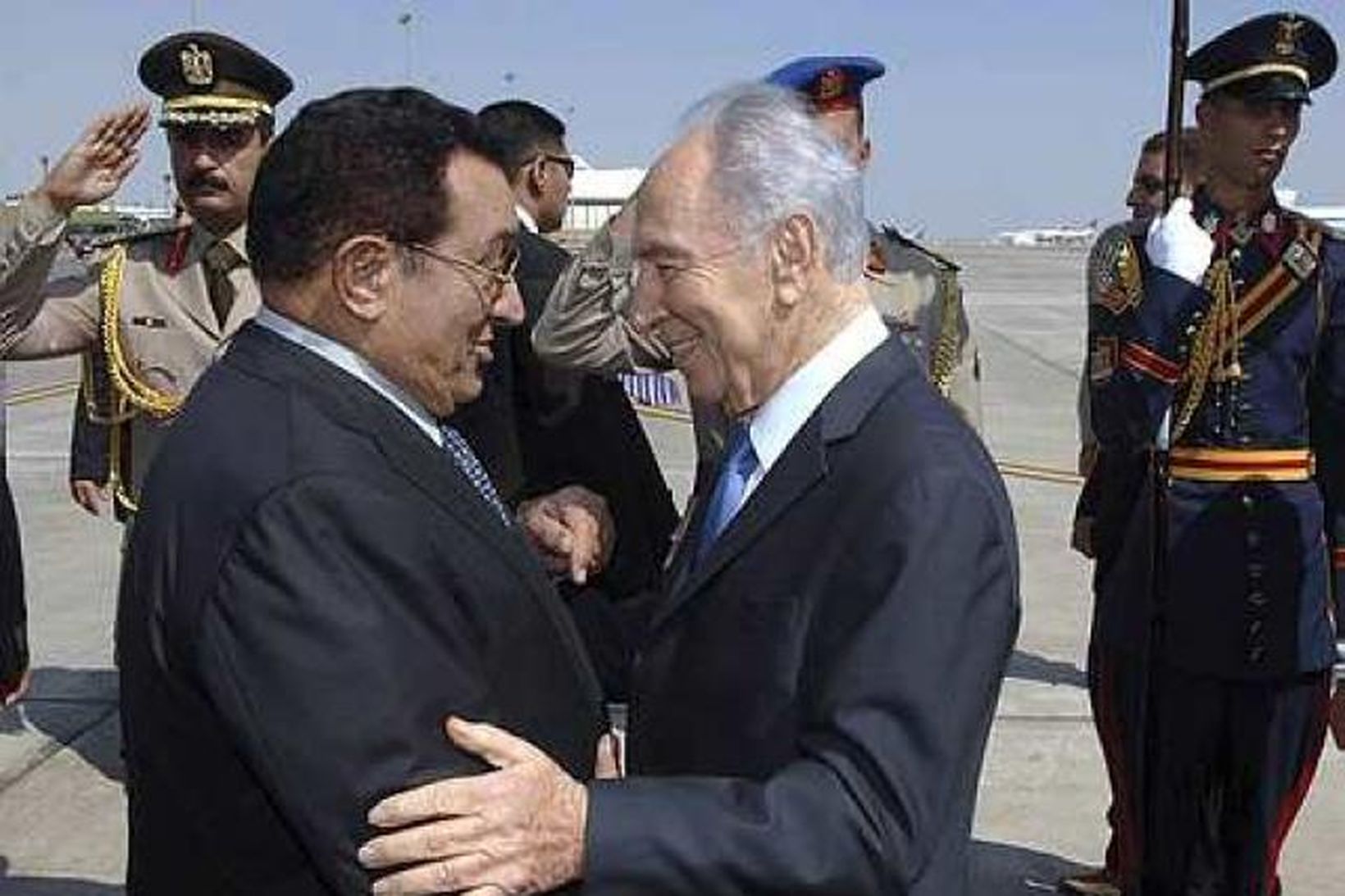 Shimon Peres og Hosni Mubarak funduðu um fangaskipti við Hamas.