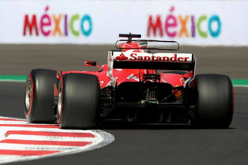 Laus skrúfa hrellti Sebastian Vettel á æfingunni í Hermanos Rodriguez brautinni í Mexíkóborg.
