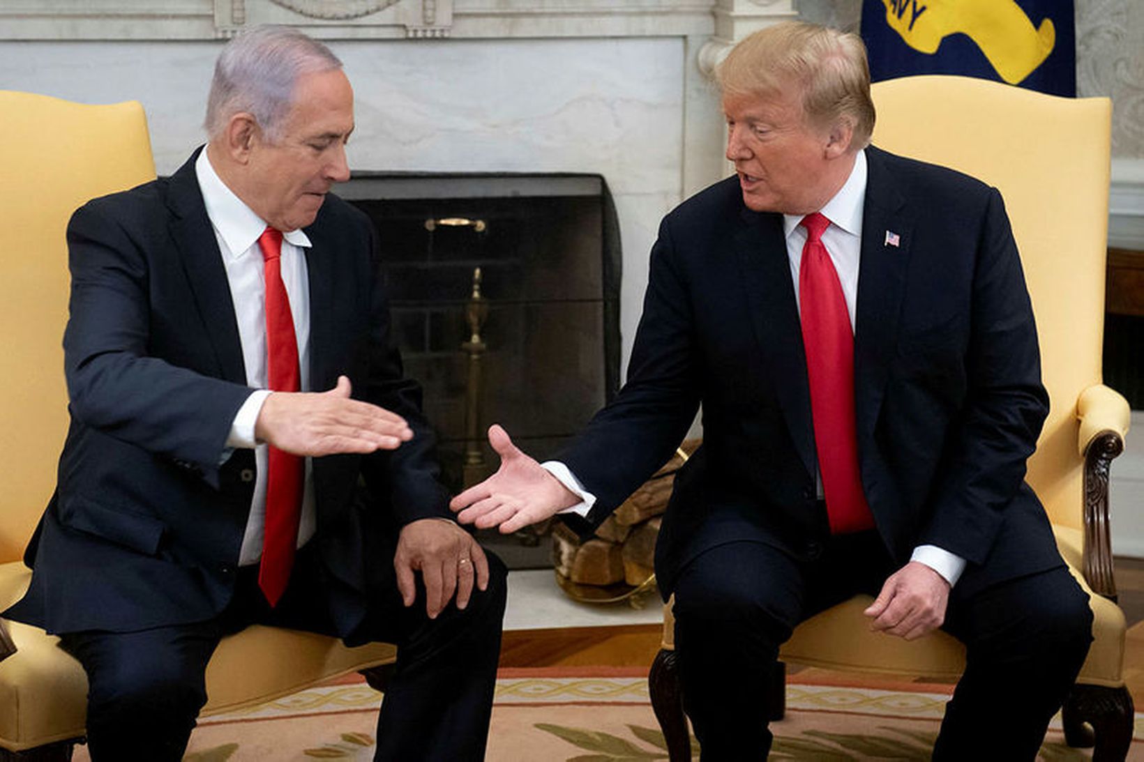 Benjamin Netanyahu, forsætisráðherra Ísraels, og Donald Trump Bandaríkjaforseti á fundi …