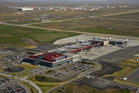 Keflavík International Airport (KEF).
