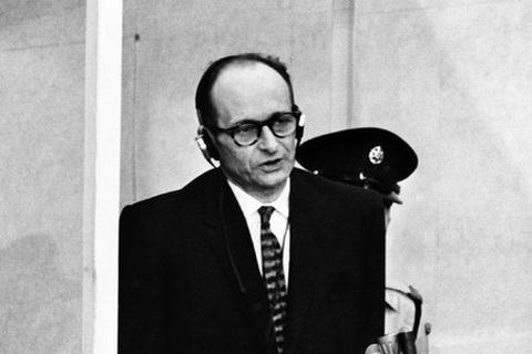 Þessi mynd af Adolf Eichmann var tekin 11. apríl 1961, þegar réttarhöldin yfir honum hófust. …
